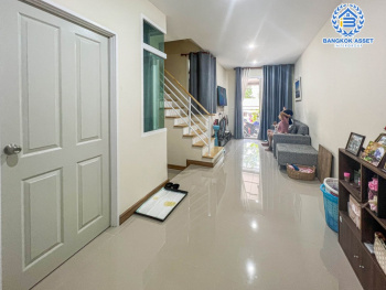 *****ทาวน์เฮ้าส์มือสอง โครงการ โกลเด้นทาวน์ เพชรเกษม-พุทธมณฑลสาย3 เนื้อที่กว้าง 16 ตร.ว. ฟังก์ชัน 3 ห้องนอน 2 ห้องน้ำ 1 ที่จอดรถ บ้านสวย พร้อมเข้าอยู่ ใกล้ถนนเมน บนทำเลเดินทางสะดวก เชื่อมต่อถนนเพชรเกษม ใกล้รถไฟฟ้าสายสีน้ำเงิน(ช่วงบางแค-พุทธมณฑลสาย4) และจุดขึ้นทางด่วน "อุดรรัถยา"