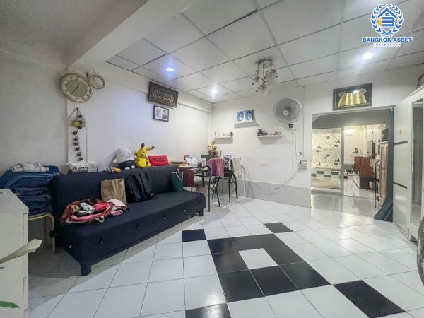 *****ทาวน์เฮ้าส์มือสองกรุงเทพมหานคร หมู่บ้าน โชคชัยแสนสุข ลาดพร้าว เนื้อที่กว้าง 25 ตร.ว. ฟังก์ชัน 3 ห้องนอน 3 ห้องน้ำ 1 ที่จอดรถ พื้นที่กว้าง บนทำเลดี เชื่อมต่อถนนลาดพร้าว, ถนนรามคำแหง, ถนนประเสริฐมนูกิจ ใกล้เดอะมอล์บางกะปิ และรถไฟฟ้าสายสีเหลือง "สถานีลาดพร้าว 83"