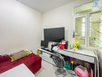 *****ทาวน์เฮ้าส์มือสอง โครงการ โกลเด้นทาวน์ วงศ์สว่าง-รัชดา หลังมุม เนื้อที่ 19 ตร.ว. ฟังก์ชัน 4 ห้องนอน 2 ห้องน้ำ 1 จอดรถ ภายในสภาพดีเยี่ยม พร้อมอยู่ บนทำเลเดินทางสะดวกมาก เชื่อมต่อถนนวงศ์สว่าง ถนนนครอินทร์ ใกล้รถไฟฟ้าสายสีม่วง "สถานีแยกติวานนท์" และจุดขึ้นทางด่วน "พระราม7"