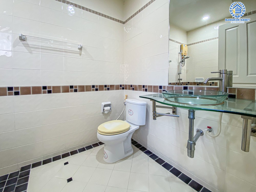 *****บ้านเดี่ยวมือสอง โครงการ ปริญญดา พุทธมณฑลสาย2 หลังมุม เนื้อที่ 103.60 ตร.ว. ฟังก์ชัน 4 ห้องนอน 5 ห้องน้ำ 2 ที่จอดรถ อยู่ใกล้ส่วนกลางโครงการ ภายในสภาพสวย ทำเลเดินทางสะดวก เชื่อมต่อถนนพุทธมณฑลสาย2 ใกล้รถไฟฟ้าสายสีนํ้าเงิน "สถานีหลักสอง" และจุดขึ้นทางคู่ขนานลอยฟ้าบรมราชชนนี...