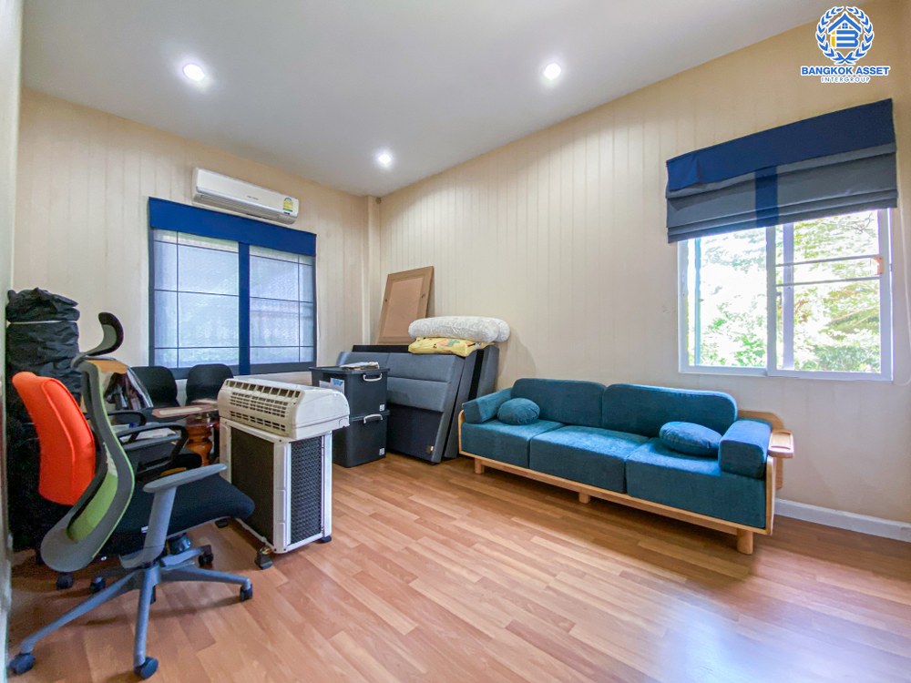 *****บ้านเดี่ยวมือสอง โครงการ ปริญญดา พุทธมณฑลสาย2 หลังมุม เนื้อที่ 103.60 ตร.ว. ฟังก์ชัน 4 ห้องนอน 5 ห้องน้ำ 2 ที่จอดรถ อยู่ใกล้ส่วนกลางโครงการ ภายในสภาพสวย ทำเลเดินทางสะดวก เชื่อมต่อถนนพุทธมณฑลสาย2 ใกล้รถไฟฟ้าสายสีนํ้าเงิน "สถานีหลักสอง" และจุดขึ้นทางคู่ขนานลอยฟ้าบรมราชชนนี...