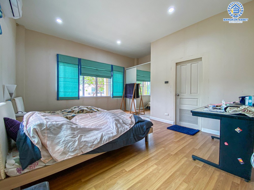 *****บ้านเดี่ยวมือสอง โครงการ ปริญญดา พุทธมณฑลสาย2 หลังมุม เนื้อที่ 103.60 ตร.ว. ฟังก์ชัน 4 ห้องนอน 5 ห้องน้ำ 2 ที่จอดรถ อยู่ใกล้ส่วนกลางโครงการ ภายในสภาพสวย ทำเลเดินทางสะดวก เชื่อมต่อถนนพุทธมณฑลสาย2 ใกล้รถไฟฟ้าสายสีนํ้าเงิน "สถานีหลักสอง" และจุดขึ้นทางคู่ขนานลอยฟ้าบรมราชชนนี...