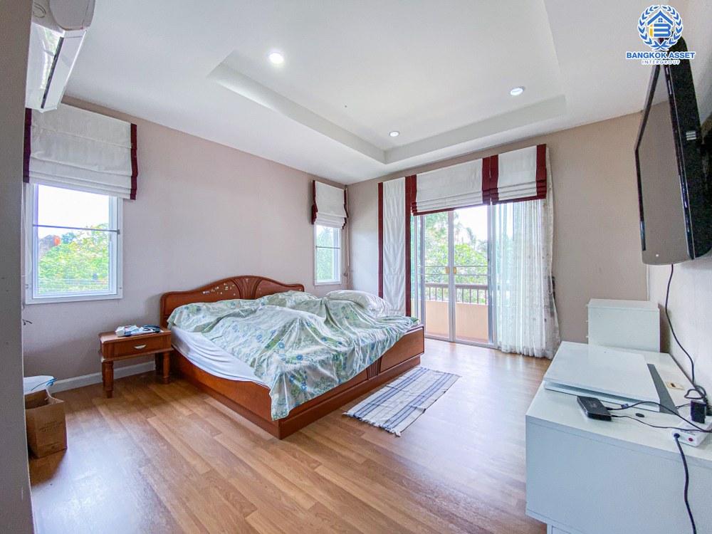 *****บ้านเดี่ยวมือสอง โครงการ ปริญญดา พุทธมณฑลสาย2 หลังมุม เนื้อที่ 103.60 ตร.ว. ฟังก์ชัน 4 ห้องนอน 5 ห้องน้ำ 2 ที่จอดรถ อยู่ใกล้ส่วนกลางโครงการ ภายในสภาพสวย ทำเลเดินทางสะดวก เชื่อมต่อถนนพุทธมณฑลสาย2 ใกล้รถไฟฟ้าสายสีนํ้าเงิน "สถานีหลักสอง" และจุดขึ้นทางคู่ขนานลอยฟ้าบรมราชชนนี...