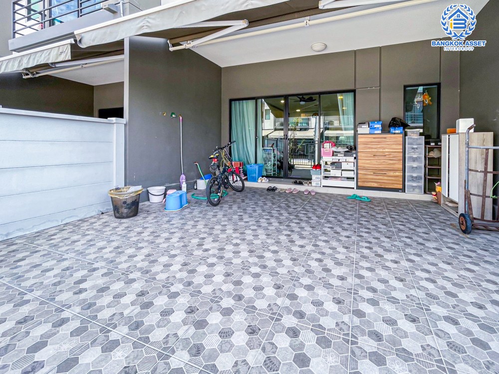 *****ทาวน์โฮม 3 ชั้นมือสอง โครงการ บ้านกลางเมือง ราชพฤกษ์-พระราม5 เนื้อที่ 17 ตร.ว. ฟังก์ชัน 3 ห้องนอน 3 ห้องน้ำ ที่จอดรถ 2 คัน ภายในบ้านกว้างขวาง แถมฟรี! เครื่องปรับอากาศ บนทำเลเดินทางสะดวก เชื่อมต่อถนนนครอินทร์ ถนนราชพฤกษ์ ใกล้โครงการรถไฟฟ้าสายสีม่วง "สถานีแยกติวานนท์"