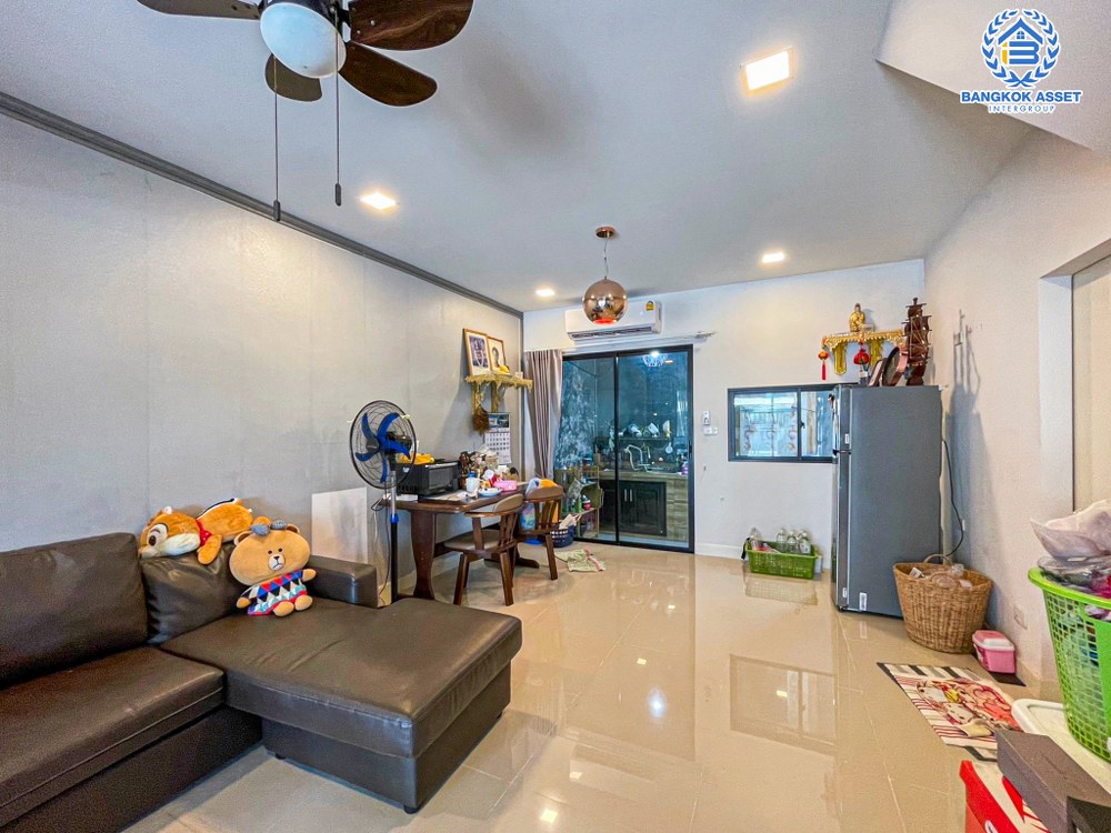 *****ทาวน์โฮม 3 ชั้นมือสอง โครงการ บ้านกลางเมือง ราชพฤกษ์-พระราม5 เนื้อที่ 17 ตร.ว. ฟังก์ชัน 3 ห้องนอน 3 ห้องน้ำ ที่จอดรถ 2 คัน ภายในบ้านกว้างขวาง แถมฟรี! เครื่องปรับอากาศ บนทำเลเดินทางสะดวก เชื่อมต่อถนนนครอินทร์ ถนนราชพฤกษ์ ใกล้โครงการรถไฟฟ้าสายสีม่วง "สถานีแยกติวานนท์"