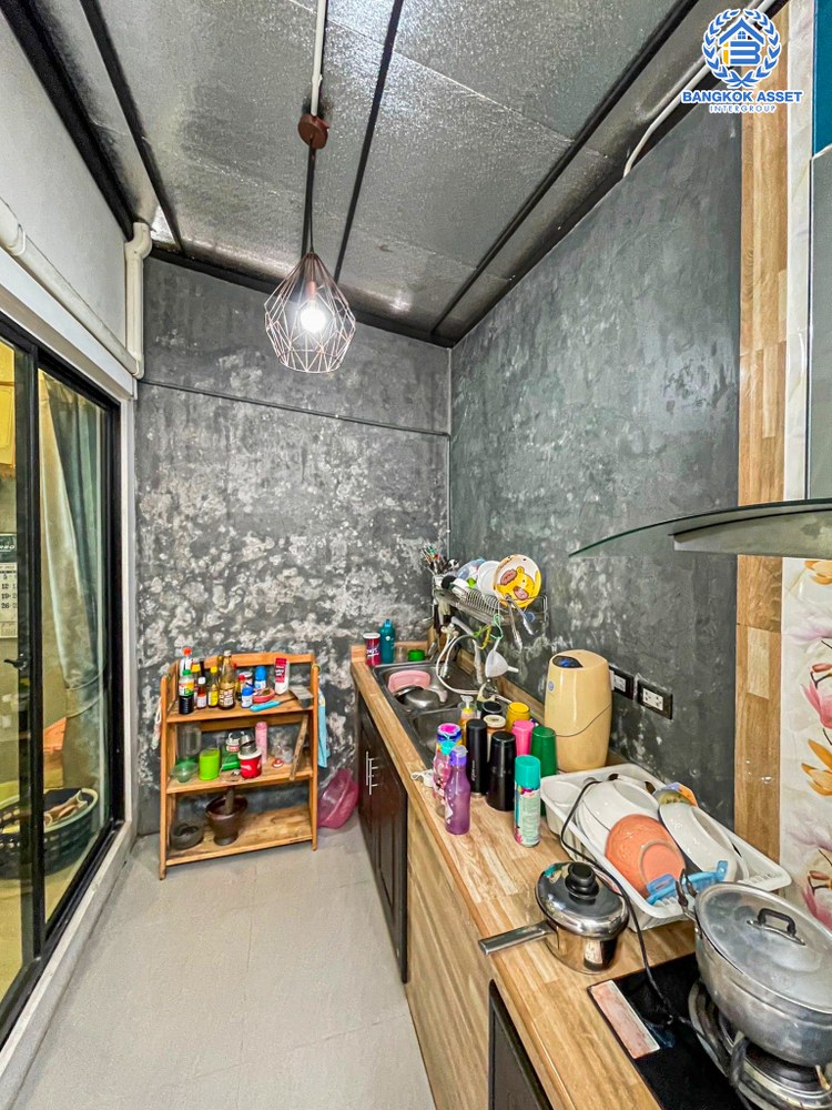 *****ทาวน์โฮม 3 ชั้นมือสอง โครงการ บ้านกลางเมือง ราชพฤกษ์-พระราม5 เนื้อที่ 17 ตร.ว. ฟังก์ชัน 3 ห้องนอน 3 ห้องน้ำ ที่จอดรถ 2 คัน ภายในบ้านกว้างขวาง แถมฟรี! เครื่องปรับอากาศ บนทำเลเดินทางสะดวก เชื่อมต่อถนนนครอินทร์ ถนนราชพฤกษ์ ใกล้โครงการรถไฟฟ้าสายสีม่วง "สถานีแยกติวานนท์"