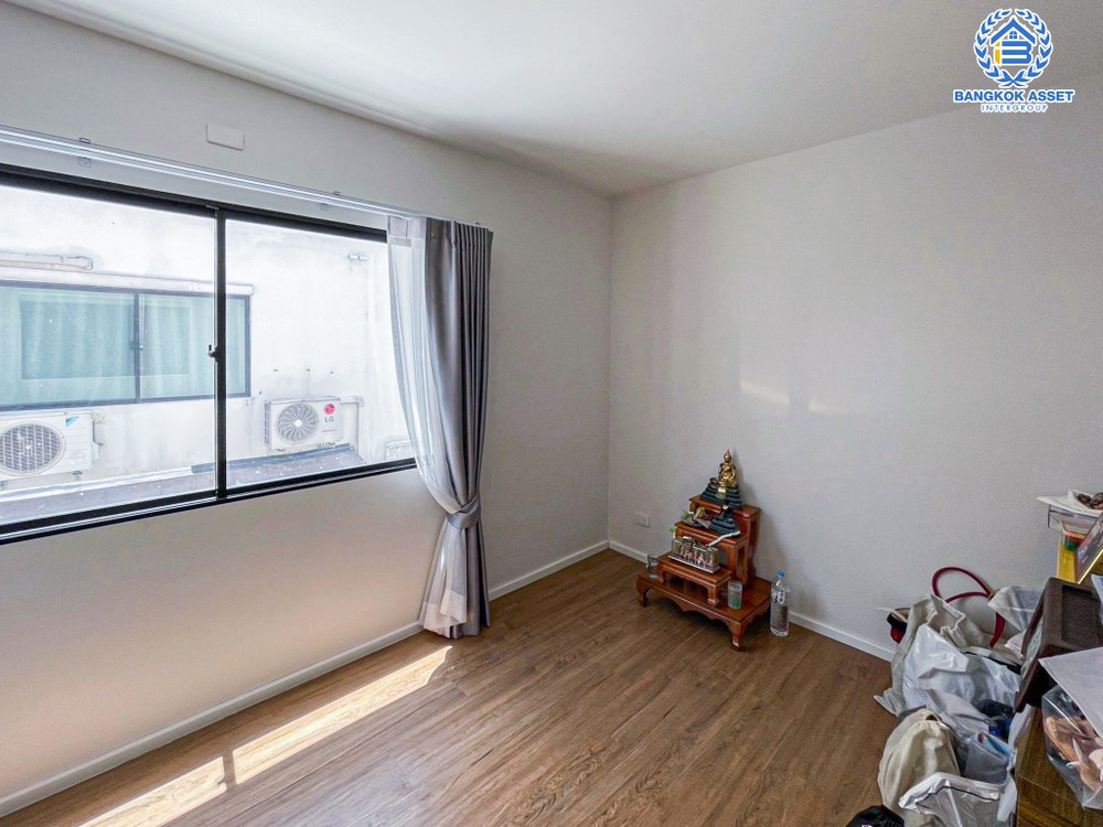 *****ทาวน์โฮม 3 ชั้นมือสอง โครงการ บ้านกลางเมือง ราชพฤกษ์-พระราม5 เนื้อที่ 17 ตร.ว. ฟังก์ชัน 3 ห้องนอน 3 ห้องน้ำ ที่จอดรถ 2 คัน ภายในบ้านกว้างขวาง แถมฟรี! เครื่องปรับอากาศ บนทำเลเดินทางสะดวก เชื่อมต่อถนนนครอินทร์ ถนนราชพฤกษ์ ใกล้โครงการรถไฟฟ้าสายสีม่วง "สถานีแยกติวานนท์"