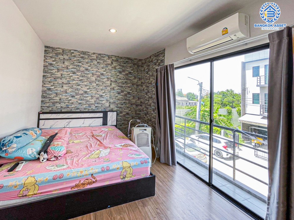 *****ทาวน์โฮม 3 ชั้นมือสอง โครงการ บ้านกลางเมือง ราชพฤกษ์-พระราม5 เนื้อที่ 17 ตร.ว. ฟังก์ชัน 3 ห้องนอน 3 ห้องน้ำ ที่จอดรถ 2 คัน ภายในบ้านกว้างขวาง แถมฟรี! เครื่องปรับอากาศ บนทำเลเดินทางสะดวก เชื่อมต่อถนนนครอินทร์ ถนนราชพฤกษ์ ใกล้โครงการรถไฟฟ้าสายสีม่วง "สถานีแยกติวานนท์"