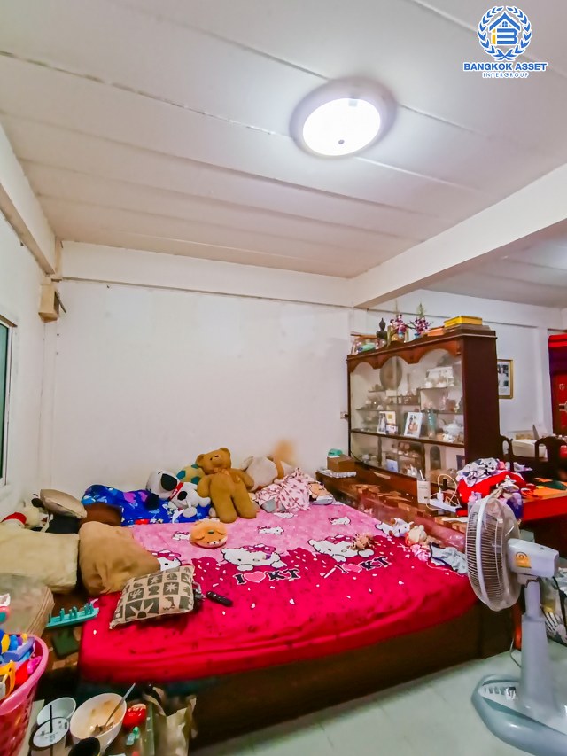 *****ทาวน์เฮ้าส์มือสองนนทบุรี หมู่บ้าน รัตนาธิเบศร์ กาญจนาภิเษก เนื้อที่ 16 ตร.ว. ฟังก์ชัน 2 ห้องนอน 1 ห้องน้ำ บ้านทำเลดีราคาไม่แพง เชื่อมต่อถนนกาญจนาภิเษก, ถนนรัตนาธิเบศร์ ใกล้เซ็นทรัลเวสต์เกต และรถไฟฟ้าสายสีม่วง "สถานีตลาดบางใหญ่" จองเลย!