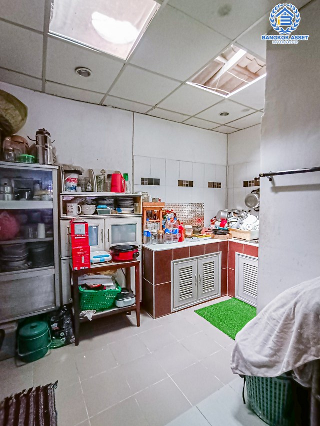 *****ทาวน์เฮ้าส์มือสองนนทบุรี หมู่บ้าน รัตนาธิเบศร์ กาญจนาภิเษก เนื้อที่ 16 ตร.ว. ฟังก์ชัน 2 ห้องนอน 1 ห้องน้ำ บ้านทำเลดีราคาไม่แพง เชื่อมต่อถนนกาญจนาภิเษก, ถนนรัตนาธิเบศร์ ใกล้เซ็นทรัลเวสต์เกต และรถไฟฟ้าสายสีม่วง "สถานีตลาดบางใหญ่" จองเลย!