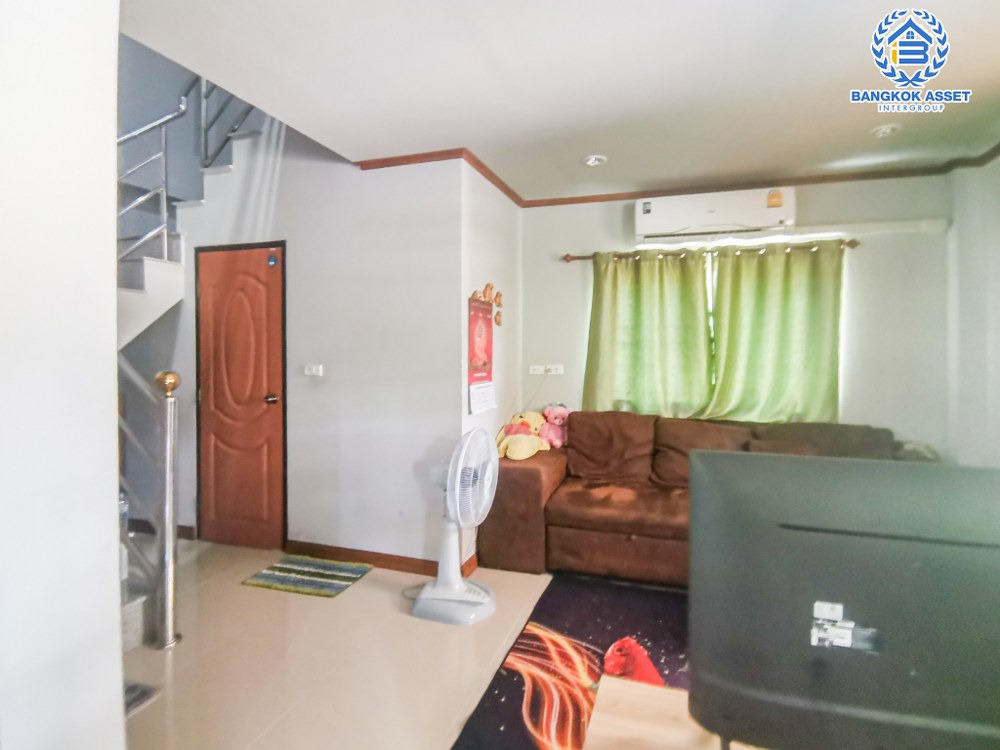 *****บ้านแฝดมือสอง โครงการ วราวิลล์ ราชพฤกษ์-345 หลังมุม เนื้อที่ 40.40 ตร.ว. ฟังก์ชัน 3 ห้องนอน 3 ห้องน้ำ 2 ที่จอดรถ พื้นที่กว้างขวาง ภายในบ้านสภาพดีมาก พร้อมเข้าอยู่ได้ทันที แถมฟรี! เครื่องปรับอากาศ บนทำเลเดินทางสะดวก เชื่อมต่อถนน345 ถนนราชพฤกษ์ ถนนสะพานนนทบุรี-บางบัวทอง