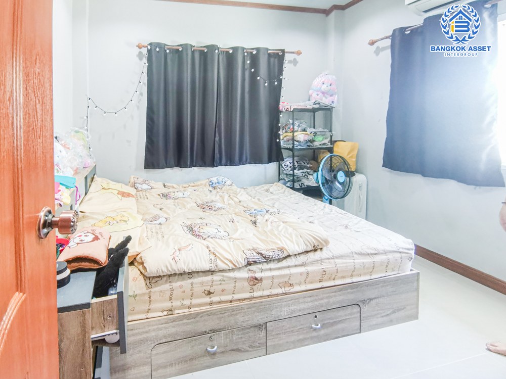 *****บ้านแฝดมือสอง โครงการ วราวิลล์ ราชพฤกษ์-345 หลังมุม เนื้อที่ 40.40 ตร.ว. ฟังก์ชัน 3 ห้องนอน 3 ห้องน้ำ 2 ที่จอดรถ พื้นที่กว้างขวาง ภายในบ้านสภาพดีมาก พร้อมเข้าอยู่ได้ทันที แถมฟรี! เครื่องปรับอากาศ บนทำเลเดินทางสะดวก เชื่อมต่อถนน345 ถนนราชพฤกษ์ ถนนสะพานนนทบุรี-บางบัวทอง