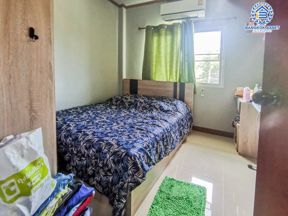 *****บ้านแฝดมือสอง โครงการ วราวิลล์ ราชพฤกษ์-345 หลังมุม เนื้อที่ 40.40 ตร.ว. ฟังก์ชัน 3 ห้องนอน 3 ห้องน้ำ 2 ที่จอดรถ พื้นที่กว้างขวาง ภายในบ้านสภาพดีมาก พร้อมเข้าอยู่ได้ทันที แถมฟรี! เครื่องปรับอากาศ บนทำเลเดินทางสะดวก เชื่อมต่อถนน345 ถนนราชพฤกษ์ ถนนสะพานนนทบุรี-บางบัวทอง