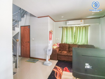 *****บ้านแฝดมือสอง โครงการ วราวิลล์ ราชพฤกษ์-345 หลังมุม เนื้อที่ 40.40 ตร.ว. ฟังก์ชัน 3 ห้องนอน 3 ห้องน้ำ 2 ที่จอดรถ พื้นที่กว้างขวาง ภายในบ้านสภาพดีมาก พร้อมเข้าอยู่ได้ทันที แถมฟรี! เครื่องปรับอากาศ บนทำเลเดินทางสะดวก เชื่อมต่อถนน345 ถนนราชพฤกษ์ ถนนสะพานนนทบุรี-บางบัวทอง