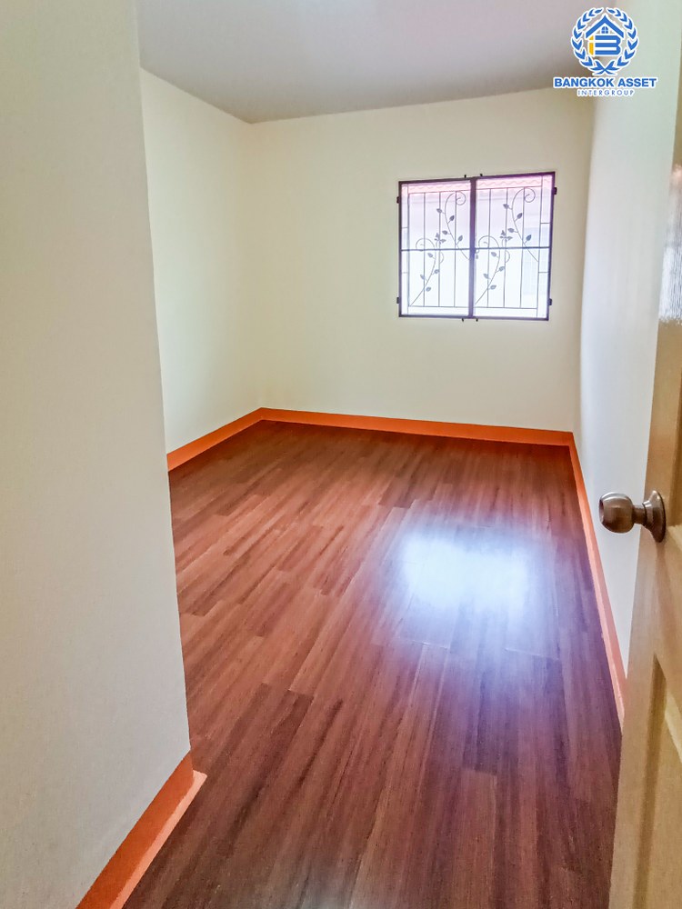 *****ทาวน์เฮ้าส์มือสองนนทบุรี โครงการ พฤกษา39 กาญจนาภิเษก เนื้อที่ 16 ตร.ว. ฟังก์ชัน 3 ห้องนอน 2 ห้องน้ำ 1 ที่จอดรถ บ้านสภาพใหม่ บนทำเลดี เชื่อมต่อ ถนนกาญจนาภิเษก, ถนนรัตนาธิเบศร์ ใกล้รถไฟฟ้าสายสีม่วง "สถานีตลาดบางใหญ่" และทางด่วน "ศรีรัช" จองเลย!