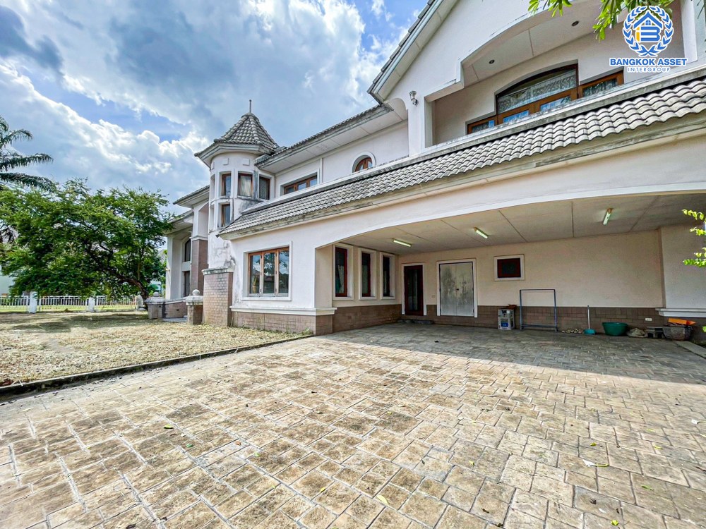 *****บ้านเดี่ยวมือสอง โครงการ ปัญจทรัพย์พาร์ค ปิ่นเกล้า เนื้อที่ 173 ตร.ว. ฟังก์ชันจัดเต็ม 4 ห้องนอน 4 ห้องน้ำ 4 ที่จอดรถ บ้านหลังใหญ่ มีความเป็นส่วนตัว ติดถนนบรมราชชนนี ตั้งบนทำเลเดินทางสะดวก เชื่อมต่อทางคู่ขนานลอยฟ้า ใกล้รถไฟฟ้าสายสีน้ำเงิน "สถานีบางพลัด"