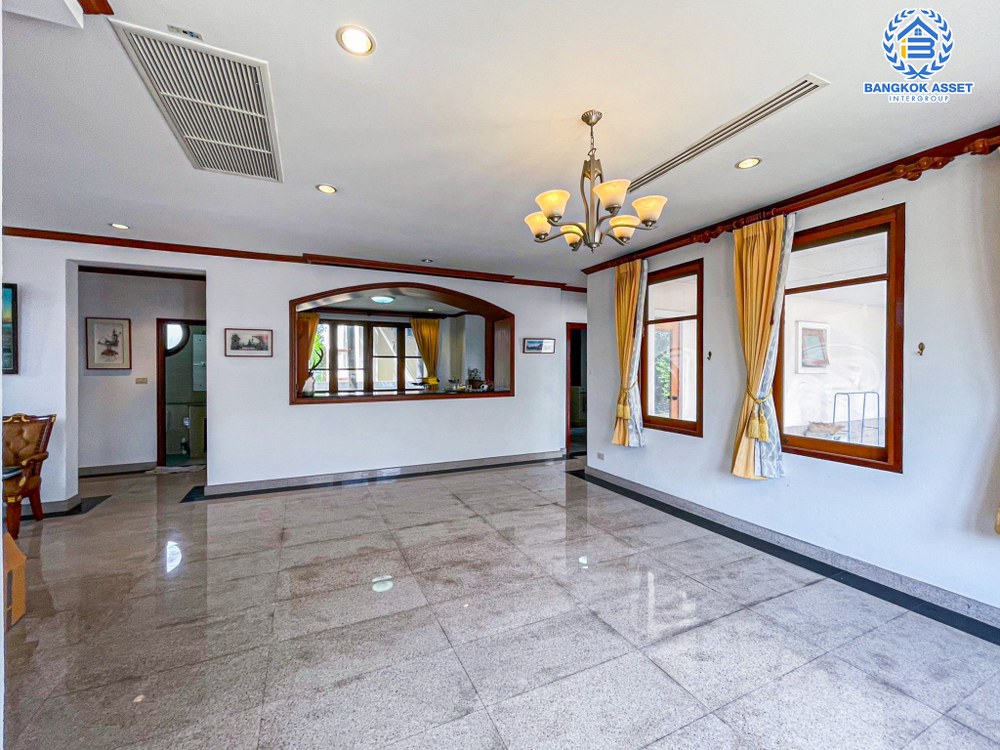 *****บ้านเดี่ยวมือสอง โครงการ ปัญจทรัพย์พาร์ค ปิ่นเกล้า เนื้อที่ 173 ตร.ว. ฟังก์ชันจัดเต็ม 4 ห้องนอน 4 ห้องน้ำ 4 ที่จอดรถ บ้านหลังใหญ่ มีความเป็นส่วนตัว ติดถนนบรมราชชนนี ตั้งบนทำเลเดินทางสะดวก เชื่อมต่อทางคู่ขนานลอยฟ้า ใกล้รถไฟฟ้าสายสีน้ำเงิน "สถานีบางพลัด"