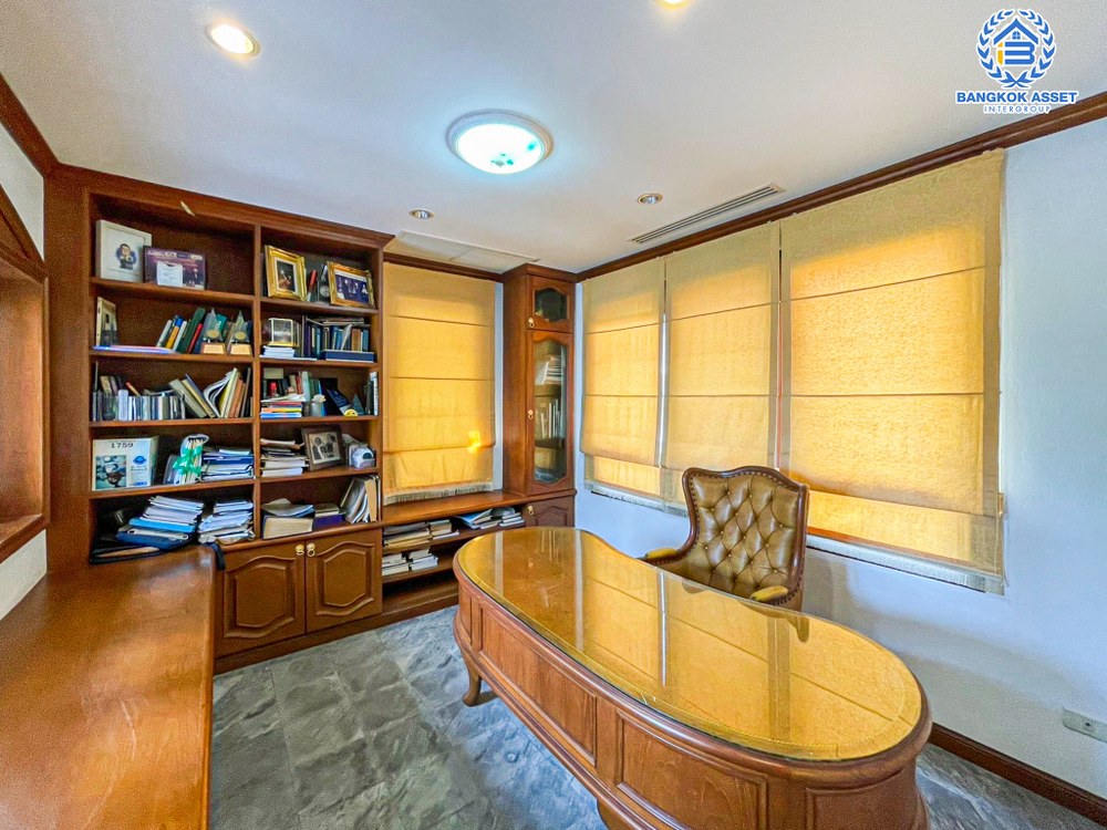 *****บ้านเดี่ยวมือสอง โครงการ ปัญจทรัพย์พาร์ค ปิ่นเกล้า เนื้อที่ 173 ตร.ว. ฟังก์ชันจัดเต็ม 4 ห้องนอน 4 ห้องน้ำ 4 ที่จอดรถ บ้านหลังใหญ่ มีความเป็นส่วนตัว ติดถนนบรมราชชนนี ตั้งบนทำเลเดินทางสะดวก เชื่อมต่อทางคู่ขนานลอยฟ้า ใกล้รถไฟฟ้าสายสีน้ำเงิน "สถานีบางพลัด"