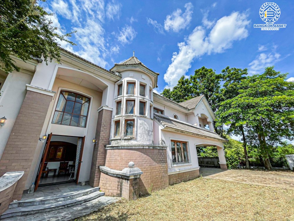 *****บ้านเดี่ยวมือสอง โครงการ ปัญจทรัพย์พาร์ค ปิ่นเกล้า เนื้อที่ 173 ตร.ว. ฟังก์ชันจัดเต็ม 4 ห้องนอน 4 ห้องน้ำ 4 ที่จอดรถ บ้านหลังใหญ่ มีความเป็นส่วนตัว ติดถนนบรมราชชนนี ตั้งบนทำเลเดินทางสะดวก เชื่อมต่อทางคู่ขนานลอยฟ้า ใกล้รถไฟฟ้าสายสีน้ำเงิน "สถานีบางพลัด"