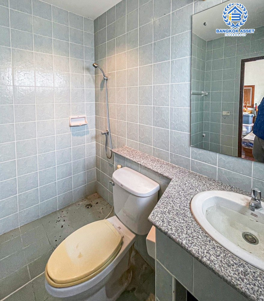 *****บ้านเดี่ยวมือสอง โครงการ ปัญจทรัพย์พาร์ค ปิ่นเกล้า เนื้อที่ 173 ตร.ว. ฟังก์ชันจัดเต็ม 4 ห้องนอน 4 ห้องน้ำ 4 ที่จอดรถ บ้านหลังใหญ่ มีความเป็นส่วนตัว ติดถนนบรมราชชนนี ตั้งบนทำเลเดินทางสะดวก เชื่อมต่อทางคู่ขนานลอยฟ้า ใกล้รถไฟฟ้าสายสีน้ำเงิน "สถานีบางพลัด"