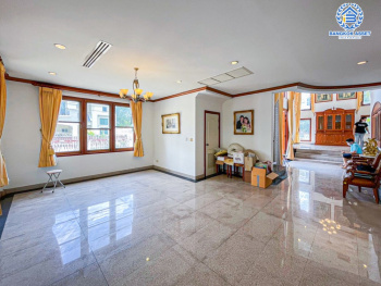 *****บ้านเดี่ยวมือสอง โครงการ ปัญจทรัพย์พาร์ค ปิ่นเกล้า เนื้อที่ 173 ตร.ว. ฟังก์ชันจัดเต็ม 4 ห้องนอน 4 ห้องน้ำ 4 ที่จอดรถ บ้านหลังใหญ่ มีความเป็นส่วนตัว ติดถนนบรมราชชนนี ตั้งบนทำเลเดินทางสะดวก เชื่อมต่อทางคู่ขนานลอยฟ้า ใกล้รถไฟฟ้าสายสีน้ำเงิน "สถานีบางพลัด"