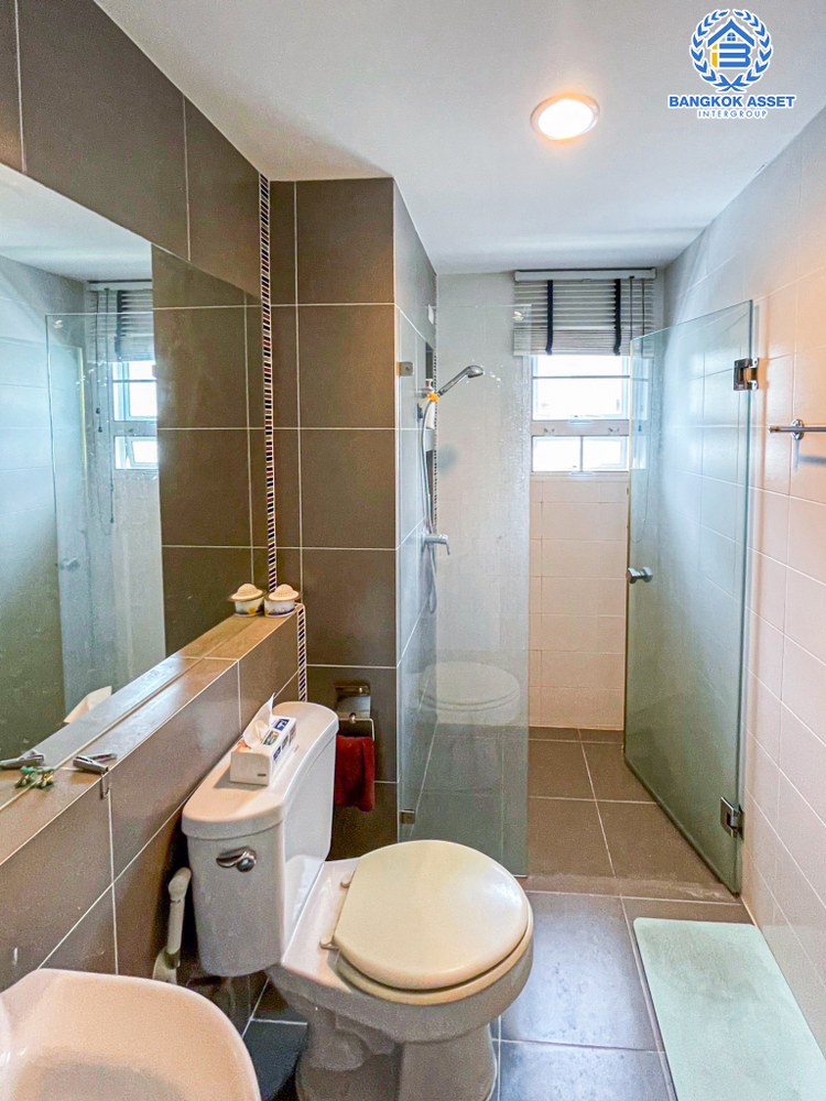 *****บ้านเดี่ยวมือสอง โครงการ ไลฟ์บางกอกบูเลอวาร์ด แจ้งวัฒนะ เนื้อที่ 52.30 ตร.ว. ฟังก์ชัน 4 ห้องนอน 3 ห้องน้ำ 2 ที่จอดรถ บนทำเลเดินทางสะดวก เชื่อมต่อถนนแจ้งวัฒนะ ถนนติวานนท์ ใกล้เซ็นทรัล แจ้งวัฒนะ รถไฟฟ้าในอนาคตสายสีชมพู