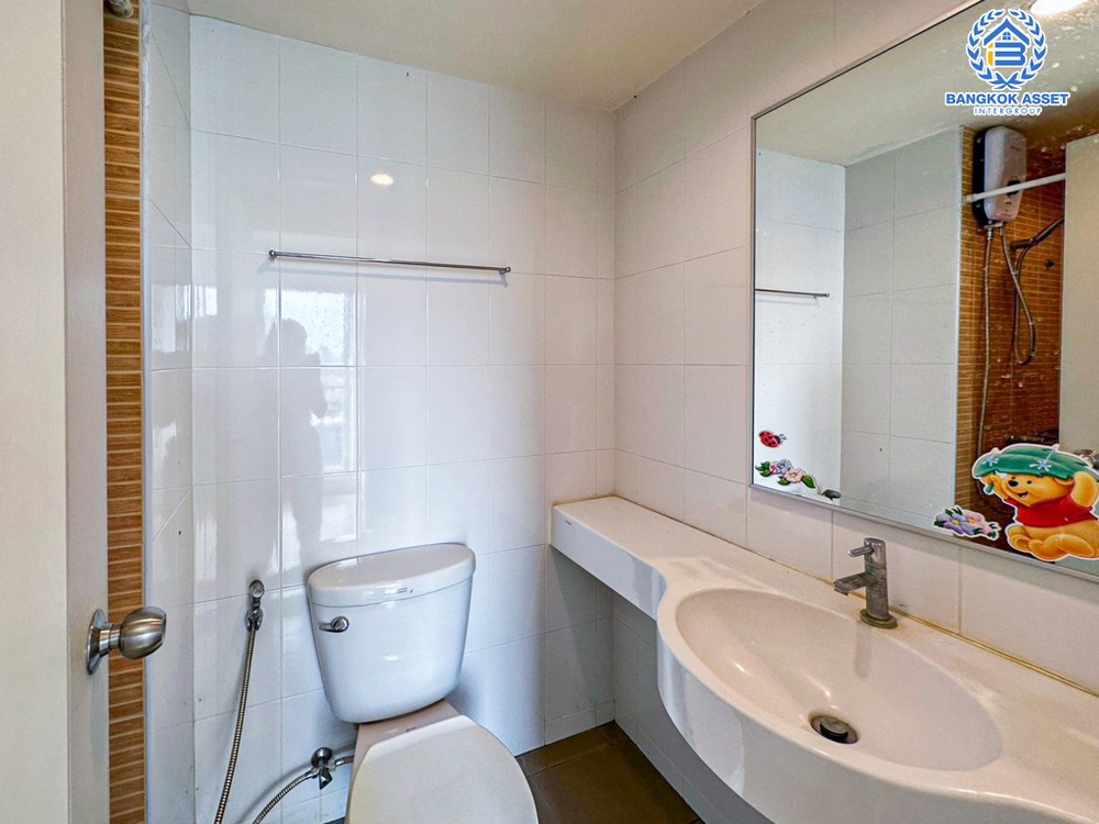 *****คอนโดมือสอง โครงการ ลุมพินี วิลล์ รามคำแหง 60/2 พื้นที่ใช้สอย 46.08 ตร.ม. ฟังก์ชัน 2 ห้องนอน 2 ห้องน้ำ 1 ที่จอดรถ พร้อมอยู่ ตอบโจทย์ไลฟ์สไตล์คนเมือง บนทำเลเดินสะดวก เชื่อมต่อถนนรามคำแหง ถนนศรีนครินทร์ ถนนลาดพร้าว ใกล้รถไฟฟ้าสายสีเหลือง "สถานีแยกลำสาลี" และจุดขึ้นทางด่วน "ศรีรัช"