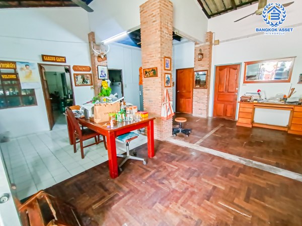 *****บ้านเดี่ยวมือสองนนทบุรี หมู่บ้าน พรหมนิเวศน์2 งามวงศ์วาน หลังมุม! เนื้อที่กว้างมากถึง 90 ตร.ว. ฟังก์ชัน 4 ห้องนอน 4 ห้องน้ำ 2 ที่จอดรถ บ้านเนื้อที่เยอะมาก บนทำเลดี เดินทางสะดวก เชื่อมต่อถนนสามัคคี, ถนนติวานนท์, ถนนงามวงศ์วาน ใกล้ทางด่วน "งามวงศ์วาน" จองเลย