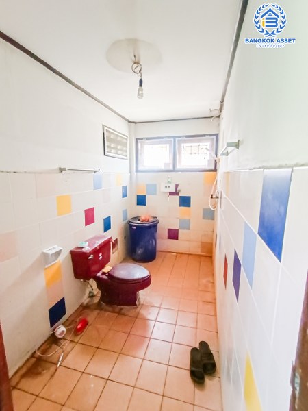 *****บ้านเดี่ยวมือสองนนทบุรี หมู่บ้าน พรหมนิเวศน์2 งามวงศ์วาน หลังมุม! เนื้อที่กว้างมากถึง 90 ตร.ว. ฟังก์ชัน 4 ห้องนอน 4 ห้องน้ำ 2 ที่จอดรถ บ้านเนื้อที่เยอะมาก บนทำเลดี เดินทางสะดวก เชื่อมต่อถนนสามัคคี, ถนนติวานนท์, ถนนงามวงศ์วาน ใกล้ทางด่วน "งามวงศ์วาน" จองเลย