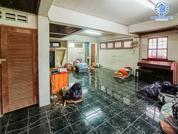 *****บ้านเดี่ยวมือสองนนทบุรี หมู่บ้าน พรหมนิเวศน์2 งามวงศ์วาน หลังมุม! เนื้อที่กว้างมากถึง 90 ตร.ว. ฟังก์ชัน 4 ห้องนอน 4 ห้องน้ำ 2 ที่จอดรถ บ้านเนื้อที่เยอะมาก บนทำเลดี เดินทางสะดวก เชื่อมต่อถนนสามัคคี, ถนนติวานนท์, ถนนงามวงศ์วาน ใกล้ทางด่วน "งามวงศ์วาน" จองเลย