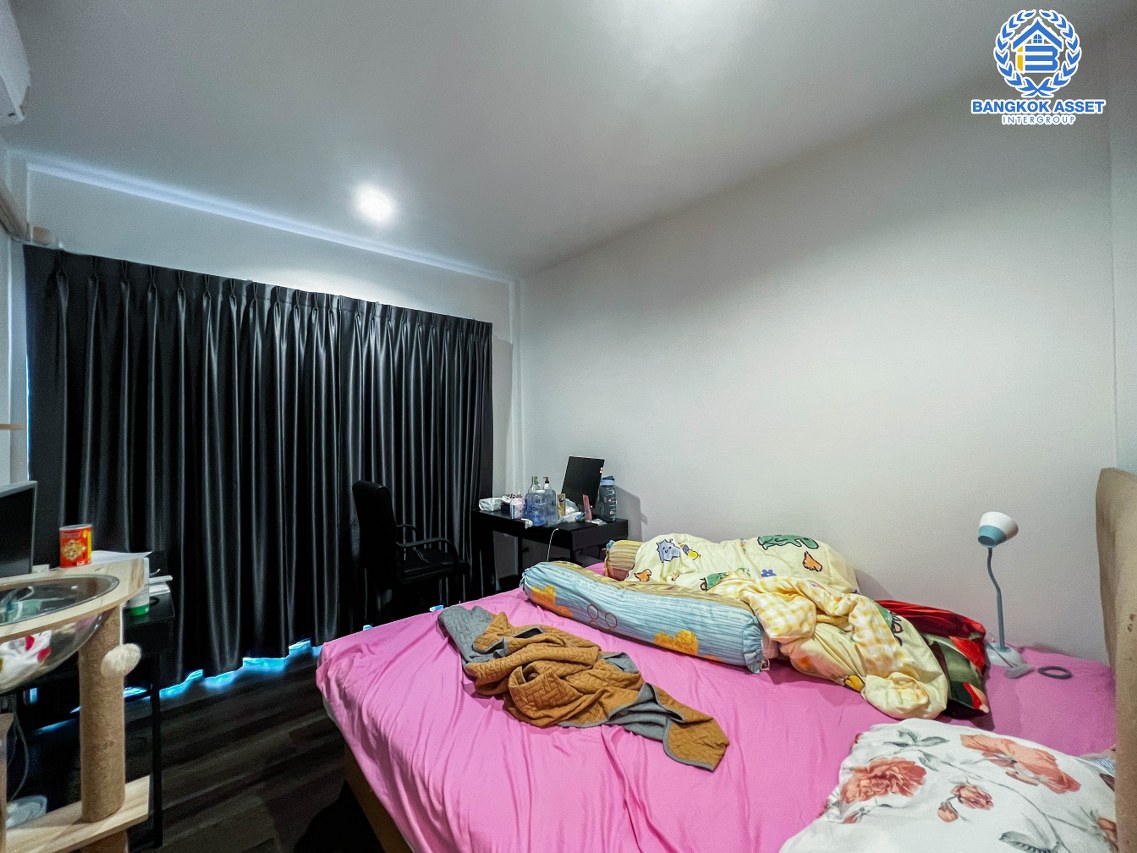 *****ทาวน์เฮ้าส์มือสองนนทบุรี หมู่บ้าน ซื่อตรง รัตนาธิเบศร์ เนื้อที่กว้างถึง 26 ตร.ว. ฟังก์ชัน 3 ห้องนอน 2 ห้องน้ำ 1 ที่จอดรถ บ้านรีโนเวทใหม่ พร้อมเข้าอยู่ ทำเลเยี่ยม ใกล้รถไฟฟ้าสายสีม่วง "สถานีไทรม้า" และทางด่วน "งามวงศ์วาน" ในราคาสุดคุ้ม!!