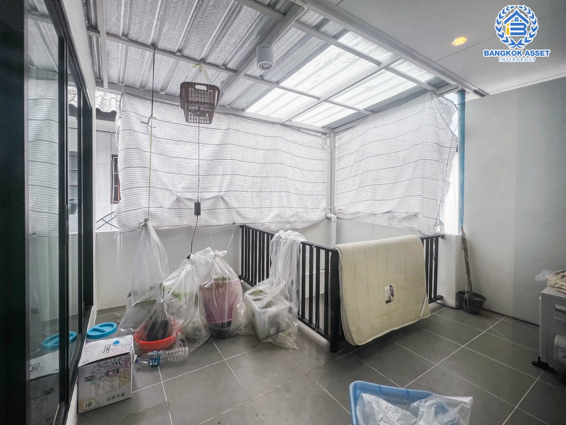 *****ทาวน์เฮ้าส์มือสองนนทบุรี หมู่บ้าน ซื่อตรง รัตนาธิเบศร์ เนื้อที่กว้างถึง 26 ตร.ว. ฟังก์ชัน 3 ห้องนอน 2 ห้องน้ำ 1 ที่จอดรถ บ้านรีโนเวทใหม่ พร้อมเข้าอยู่ ทำเลเยี่ยม ใกล้รถไฟฟ้าสายสีม่วง "สถานีไทรม้า" และทางด่วน "งามวงศ์วาน" ในราคาสุดคุ้ม!!