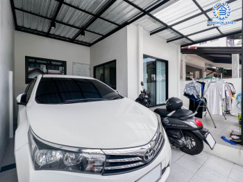 *****ทาวน์เฮ้าส์มือสองนนทบุรี หมู่บ้าน ซื่อตรง รัตนาธิเบศร์ เนื้อที่กว้างถึง 26 ตร.ว. ฟังก์ชัน 3 ห้องนอน 2 ห้องน้ำ 1 ที่จอดรถ บ้านรีโนเวทใหม่ พร้อมเข้าอยู่ ทำเลเยี่ยม ใกล้รถไฟฟ้าสายสีม่วง "สถานีไทรม้า" และทางด่วน "งามวงศ์วาน" ในราคาสุดคุ้ม!!