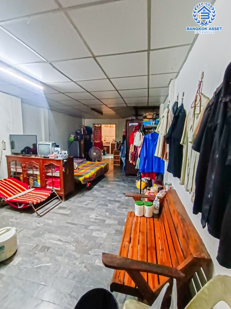 *****ทาวน์เฮ้าส์มือสอง ซอยไทยานนท์16/2 เลี่ยงเมืองนนท์ เนื้อที่ 17.30 ตร.ว. ฟังก์ชัน 2 ห้องนอน 2 ห้องน้ำ 1 ที่จอดรถ บ้านสภาพดี พร้อมเข้าอยู่ บนทำเลเดินทางสะดวก เชื่อมต่อถนนรัตนาเบศร์ ถนนเลี่ยงเมืองนนทบุรี ใกล้รถไฟฟ้าสายสีม่วง "สถานีสะพานพระนั่งเกล้า"