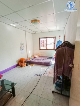 *****ทาวน์เฮ้าส์มือสอง ซอยไทยานนท์16/2 เลี่ยงเมืองนนท์ เนื้อที่ 17.30 ตร.ว. ฟังก์ชัน 2 ห้องนอน 2 ห้องน้ำ 1 ที่จอดรถ บ้านสภาพดี พร้อมเข้าอยู่ บนทำเลเดินทางสะดวก เชื่อมต่อถนนรัตนาเบศร์ ถนนเลี่ยงเมืองนนทบุรี ใกล้รถไฟฟ้าสายสีม่วง "สถานีสะพานพระนั่งเกล้า"