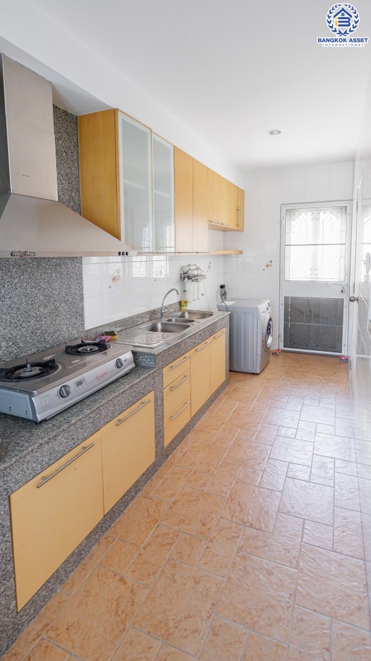 *****บ้านเดี่ยวมือสอง โครงการ ชลลดา บางบัวทอง หลังมุม! คุณภาพระดับ L&H เนื้อที่ 97 ตร.ว. พร้อมฟังก์ชัน 5 ห้องนอน 5 ห้องน้ำ 2 ที่จอดรถ บ้านสวยตกแต่งใหม่พร้อมอยู่ บนทำเลเดินทางสะดวกสบาย ใกล้เซ็นทรัลเวสต์เกต และรถไฟฟ้าสายสีม่วง "สถานีบางพลู"