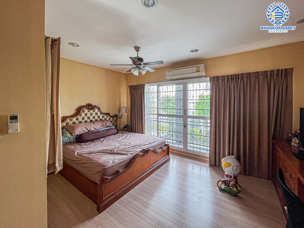 *****ทาวน์เฮ้าส์มือสอง โครงการ บ้านกลางเมือง โชคชัย4 เนื้อที่ 18.30 ตร.ว. ฟังก์ชัน 3 ห้องนอน 3 ห้องน้ำ 1 ที่จอดรถ บ้านสภาพดีเหมือนใหม่ พร้อมเข้าอยู่ แถมฟรี! เครื่องปรับอากาศ บนทำเลดี เชื่อมต่อถนนโชคชัย4 ถนนเสนานิคม ถนนลาดพร้าว จองเลย