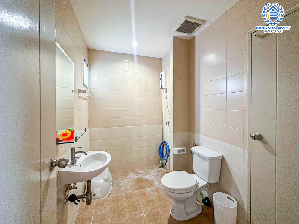 *****บ้านแฝดมือสอง โครงการ เอโทล บาหลีบีช มอเตอร์เวย์-ลาดกระบัง เนื้อที่ 45.50 ตร.ว. ฟังก์ชัน 3 ห้องนอน 2 ห้องน้ำ 2 ที่จอดรถ ภายในสภาพดี พร้อมเข้าอยู่ แถมฟรี! เครื่องปรับอากาศ บนทำเลดี เชื่อมต่อถนนเทพราช-ลาดกระบัง ใกล้รถไฟฟ้า Airport Rail Link ลาดกระบัง และจุดขึ้นมอเตอร์เวย์ลาดกระบัง