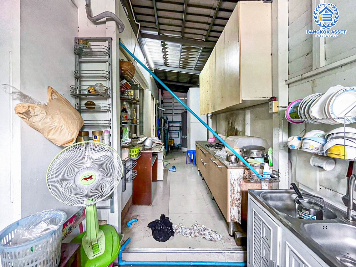 *****ทาวน์เฮ้าส์มือสองปทุมธานี โครงการ ศุภาลัย โนโววิลล์ คลอง5 หลังมุม! เนื้อที่กว้างเกือบ 32 ตร.ว. ฟังก์ชัน 4 ห้องนอน 2 ห้องน้ำ ต่อเติมแล้ว พร้อมเฟอร์นิเจอร์บิ้วอินท์ บนทำเลแห่งการเดินทาง เชื่อมต่อถนนลำลูกกา, ถนนหทัยราษฎร์ ใกล้รถไฟฟ้าสายสีเขียว "สถานีคูคต" จองเลย!