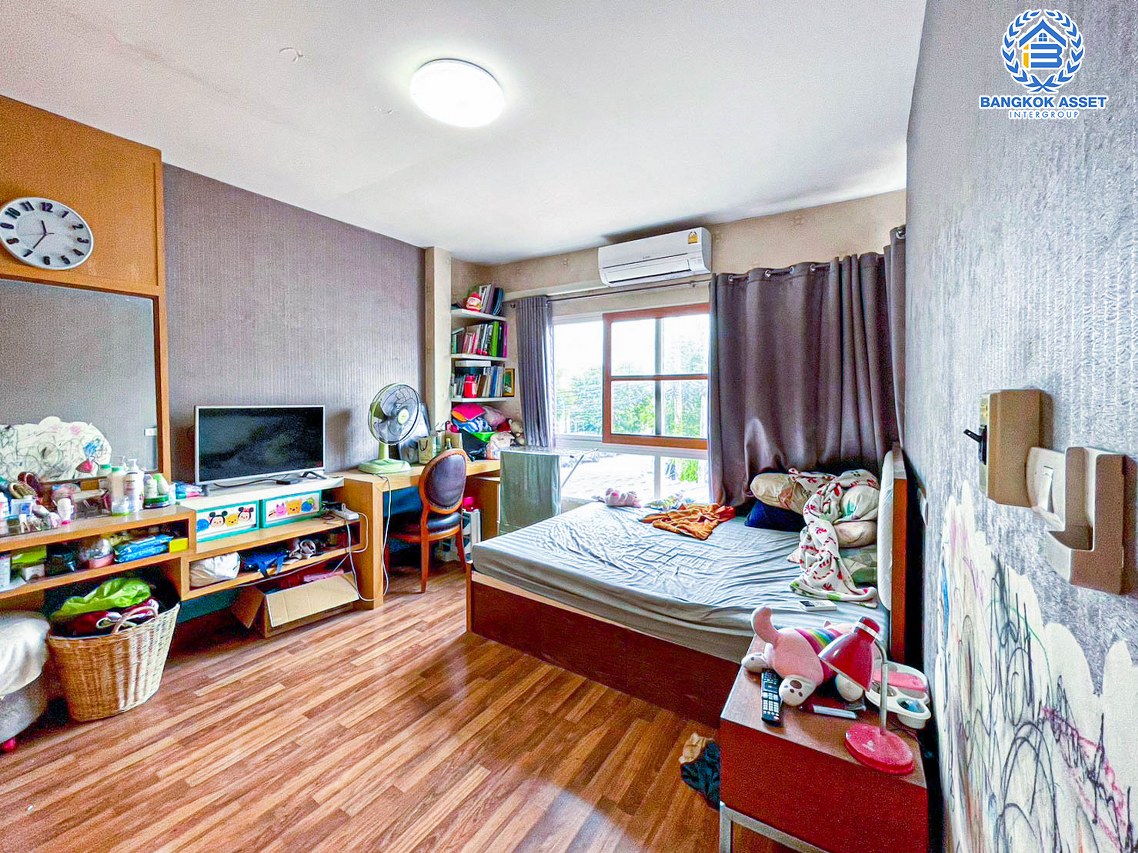 *****ทาวน์เฮ้าส์มือสองปทุมธานี โครงการ ศุภาลัย โนโววิลล์ คลอง5 หลังมุม! เนื้อที่กว้างเกือบ 32 ตร.ว. ฟังก์ชัน 4 ห้องนอน 2 ห้องน้ำ ต่อเติมแล้ว พร้อมเฟอร์นิเจอร์บิ้วอินท์ บนทำเลแห่งการเดินทาง เชื่อมต่อถนนลำลูกกา, ถนนหทัยราษฎร์ ใกล้รถไฟฟ้าสายสีเขียว "สถานีคูคต" จองเลย!