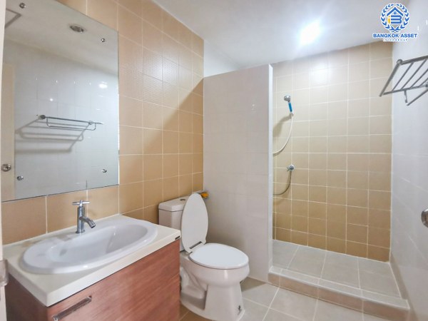 *****ทาวน์เฮ้าส์มือสองกรุงเทพมหานคร โครงการ เดอะคอนเนค7/1 ดอนเมือง-วิภาวดี เนื้อที่กว้าง 21.4 ตร.ว. ฟังก์ชัน 3 ห้องนอน 2 ห้องน้ำ 2 ที่จอดรถ บ้านพร้อมอยู่ บนทำเลดี เดินทางสะดวก ใกล้รถไฟฟ้าสายสีแดง "สถานีดอนเมือง" และจุดขึ้นทางด่วน "อุตราภิมุข"