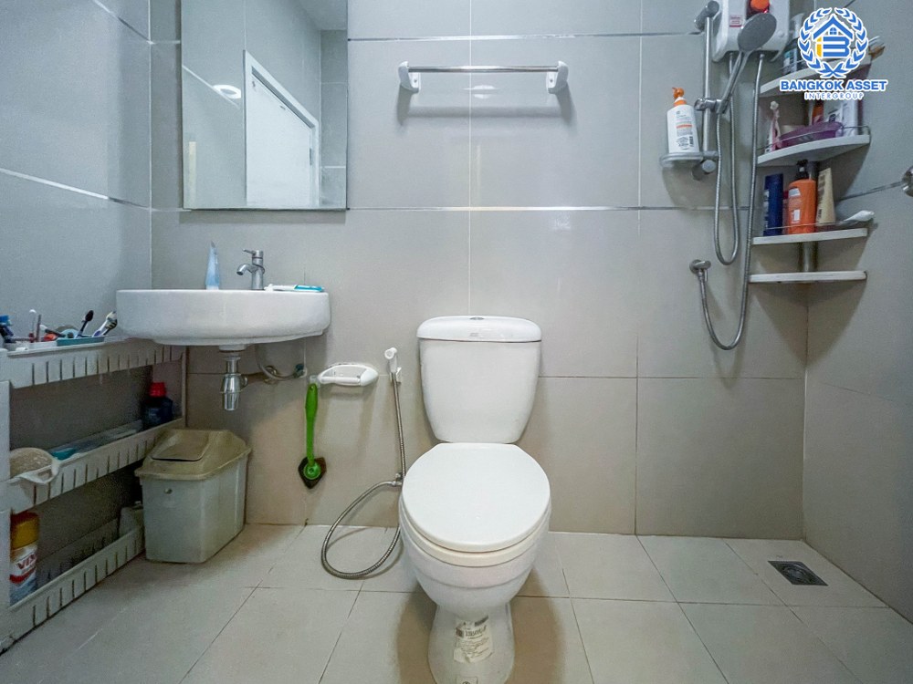 *****ทาวน์เฮ้าส์มือสอง โครงการ กัสโต้ทาวน์โฮม วงแหวน-พระราม5 หลังมุม เนื้อที่ 25.2 ตร.ว. ฟังก์ชัน 3 ห้องนอน 2 ห้องน้ำ 2 ที่จอดรถ บ้านราคาดีที่สุดในโครงการ บรรยากาศเป็นส่วนตัว บนทำเลเดินทางสะดวก เพียง 15 นาทีก็ถึงรถไฟฟ้าสายสีม่วง "สถานีตลาดบางใหญ่"