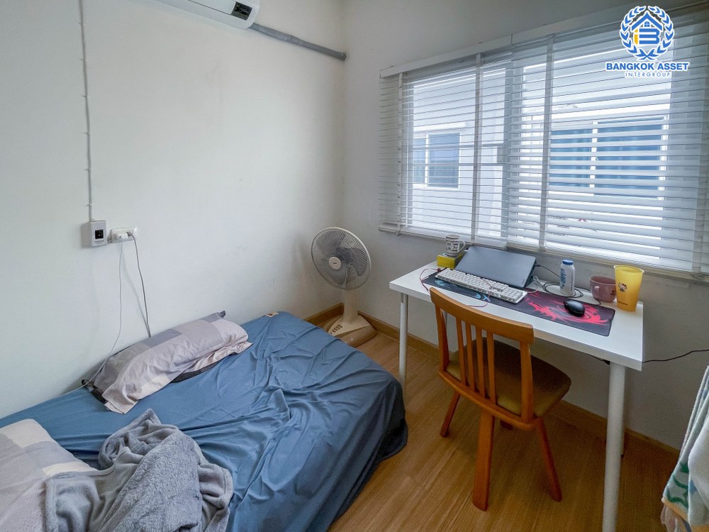 *****ทาวน์เฮ้าส์มือสอง โครงการ กัสโต้ทาวน์โฮม วงแหวน-พระราม5 หลังมุม เนื้อที่ 25.2 ตร.ว. ฟังก์ชัน 3 ห้องนอน 2 ห้องน้ำ 2 ที่จอดรถ บ้านราคาดีที่สุดในโครงการ บรรยากาศเป็นส่วนตัว บนทำเลเดินทางสะดวก เพียง 15 นาทีก็ถึงรถไฟฟ้าสายสีม่วง "สถานีตลาดบางใหญ่"