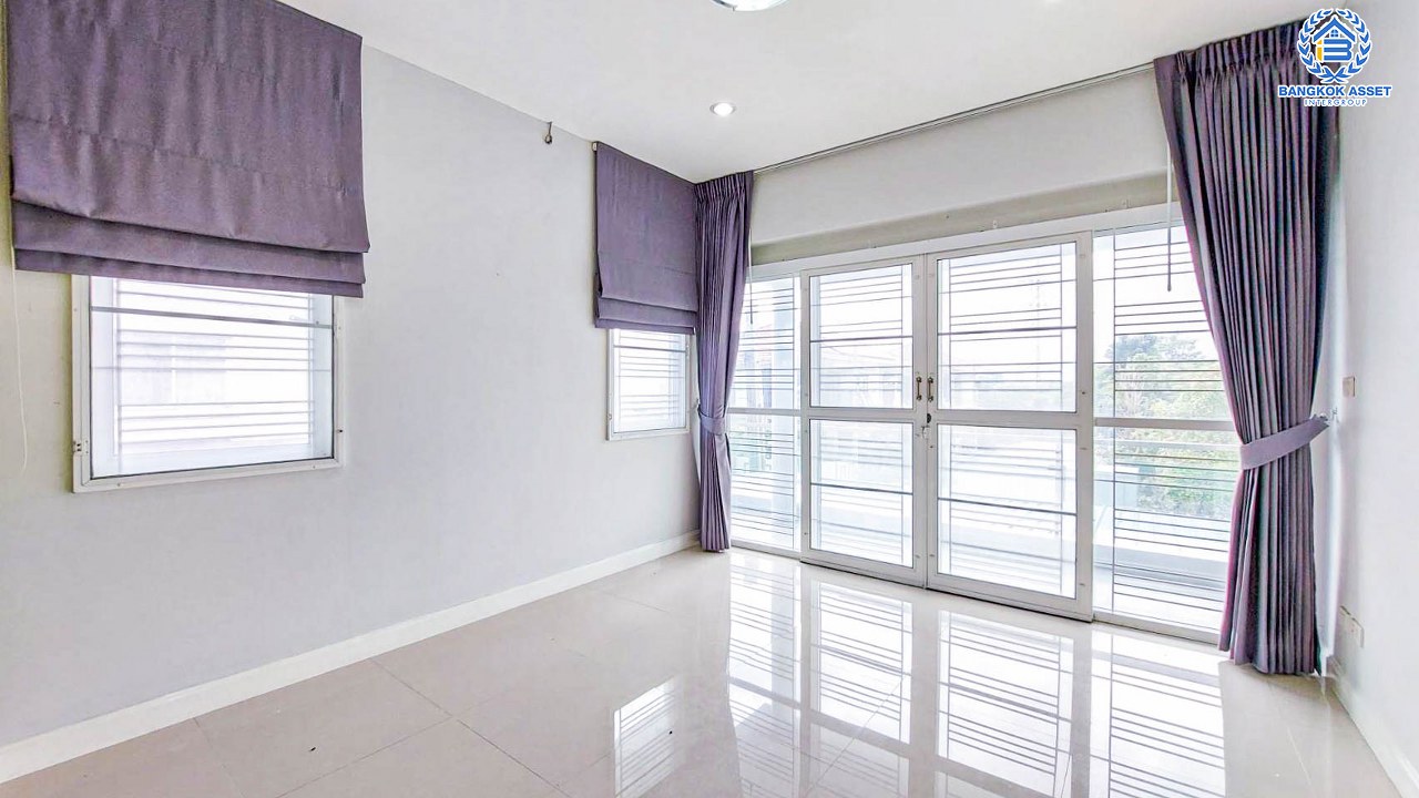 *****บ้านเดี่ยวมือสองนนทบุรี โครงการ ชวนชมพาร์ค2 บางกรวย-ไทรน้อย หลังมุม! เนื้อที่กว้างถึง 71.6 ตร.ว. ฟังก์ชัน 4 ห้องนอน 3 ห้องน้ำ 2 ที่จอดรถ บ้านสวย พร้อมเข้าอยู่ บนทำเลแห่งการเดินทาง เชื่อมต่อถนนบางกรวย-กรุงเทพ, ถนนกาญจนาภิเษก ใกล้ทางด่วน "แจ้งวัฒนะ"