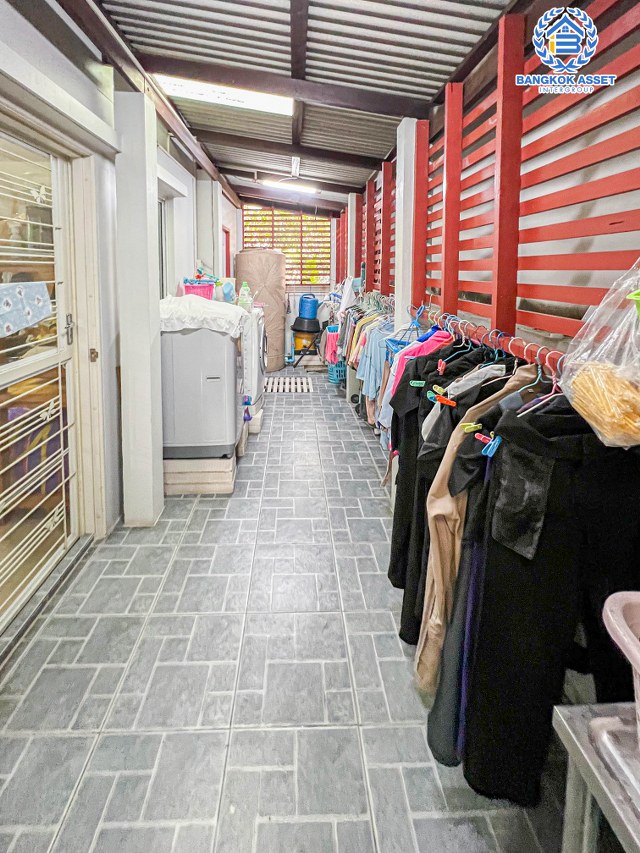 *****บ้านเดี่ยวมือสองนนทบุรี โครงการ พฤกษาวิลเลจ11 รัตนาธิเบศร์ เนื้อที่กว้างมากถึง 66.1 ตร.ว. ฟังก์ชัน 3 ห้องนอน 2 ห้องน้ำ 1 ที่จอดรถ บ้านสภาพสวย บนทำเลดี เดินทางสะดวก เชื่อมต่อถนนรัตนาธิเบศร์ และถนนราชพฤกษ์ ใกล้รถไฟฟ้าสายสีม่วง "สถานีบางรักน้อยท่าอิฐ" จองเลย!