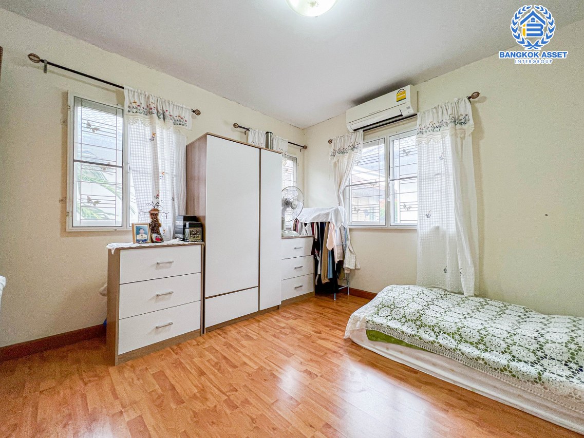 *****บ้านเดี่ยวมือสองนนทบุรี โครงการ พฤกษาวิลเลจ11 รัตนาธิเบศร์ เนื้อที่กว้างมากถึง 66.1 ตร.ว. ฟังก์ชัน 3 ห้องนอน 2 ห้องน้ำ 1 ที่จอดรถ บ้านสภาพสวย บนทำเลดี เดินทางสะดวก เชื่อมต่อถนนรัตนาธิเบศร์ และถนนราชพฤกษ์ ใกล้รถไฟฟ้าสายสีม่วง "สถานีบางรักน้อยท่าอิฐ" จองเลย!