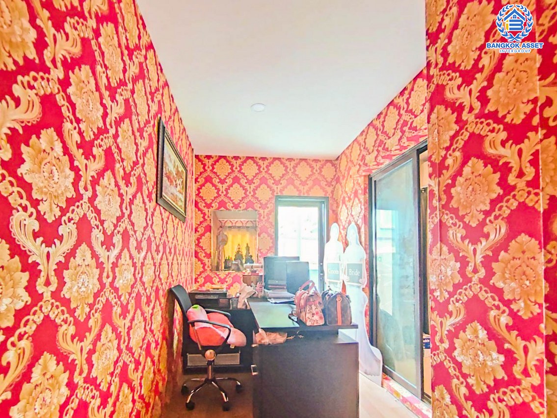 *****บ้านแฝดมือสองนนทบุรี โครงการ เวนิว พระราม5-3 เนื้อที่กว้าง 40.2 ตร.ว. ฟังก์ชัน 3 ห้องนอน 3 ห้องน้ำ 2 ที่จอดรถ แถมฟรี! 2 เครื่องปรับอากาศ, 1 เครื่องทำน้ำอุ่น และเฟอร์นิเจอร์บิวท์อิน บนทำเลเยี่ยม ใกล้รถไฟฟ้าสายสีม่วง "สถานีกระทรวงสาธารณะสุข" และจุดขึ้นทางด่วน "ศรีรัช"