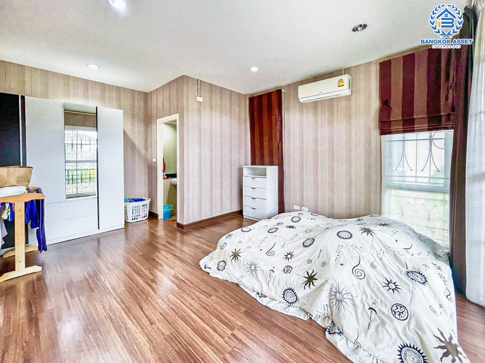 *****บ้านเดี่ยวมือสอง โครงการ พัฒนาสิริ เดอะไพร์ด ลำลูกกา-คลอง2 เนื้อที่ 51.40 ตร.ว. ฟังก์ชัน 4 ห้องนอน 3 ห้องน้ำ 2 ที่จอดรถ บ้านสภาพสวย พร้อมเข้าอยู่ บนทำเลดี เชื่อมต่อถนนเลียบคลอง2 ถนนหทัยราษฎร์ ถนนปัญญาอินทรา ใกล้รถไฟฟ้าสายสีเขียว "สถานีคูคต" และจุดขึ้นทางด่วน "จตุโชติ"