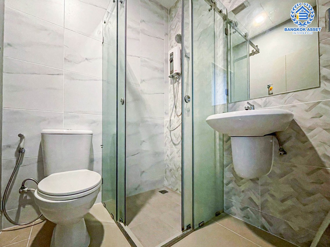 *****ทาวน์เฮ้าส์มือสองกรุงเทพมหานคร โครงการ พลีโน่ พระราม9-กรุงเทพกรีฑา2 เนื้อที่เกือบ 19 ตร.ว. ฟังก์ชัน 3 ห้องนอน 2 ห้องน้ำ 1 ที่จอดรถ บ้านสภาพดี แถมฟรี! 4 เครื่องปรับอากาศ 2 เครื่องทำน้ำอุ่น ฯลฯ บนทำเลเชื่อมต่อถนนรามคำแหง, ถนนกรุงเทพกรีฑา ใกล้จุดขึ้นทางด่วน "วงแหวนกาญจนาภิเษก"