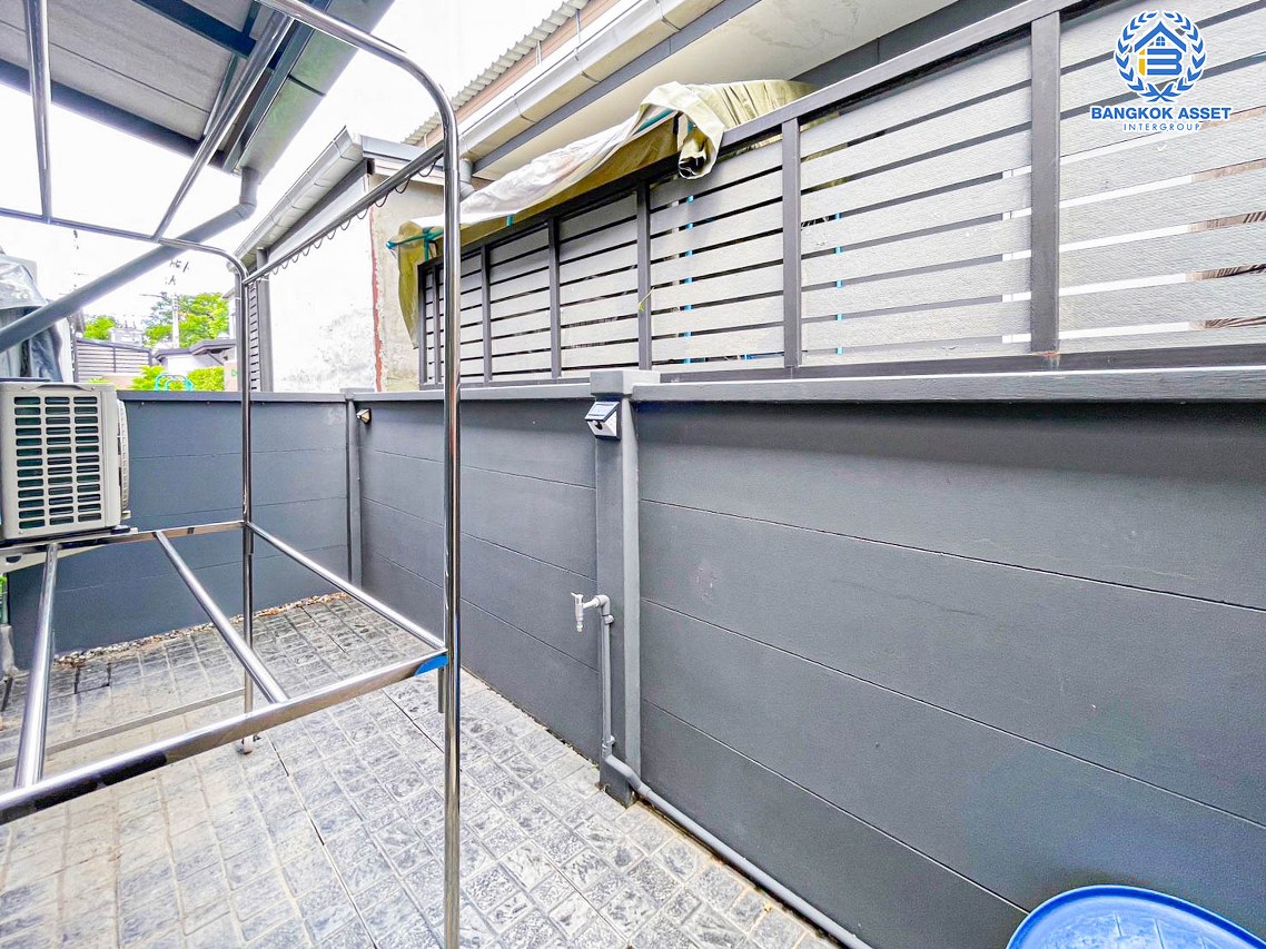 *****ทาวน์เฮ้าส์มือสองกรุงเทพมหานคร โครงการ พลีโน่ พระราม9-กรุงเทพกรีฑา2 เนื้อที่เกือบ 19 ตร.ว. ฟังก์ชัน 3 ห้องนอน 2 ห้องน้ำ 1 ที่จอดรถ บ้านสภาพดี แถมฟรี! 4 เครื่องปรับอากาศ 2 เครื่องทำน้ำอุ่น ฯลฯ บนทำเลเชื่อมต่อถนนรามคำแหง, ถนนกรุงเทพกรีฑา ใกล้จุดขึ้นทางด่วน "วงแหวนกาญจนาภิเษก"